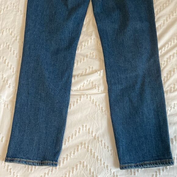 Old Navy Extra High-Waisted Button-Fly Sky-Hi Straight Cut-Off Non-Stretch Jeans - Picture 9 of 12
